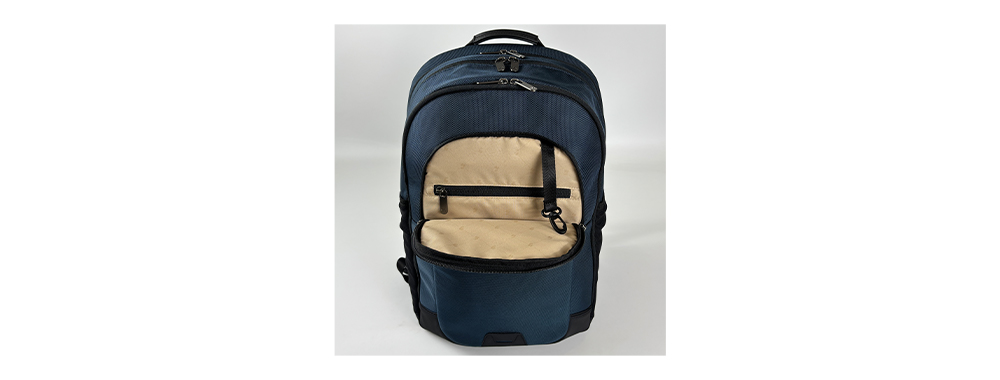 Front pocket compartment display Front pocket compartment display